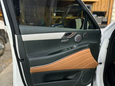 Used 2025 Genesis GV80 2.5T Advanced image 14