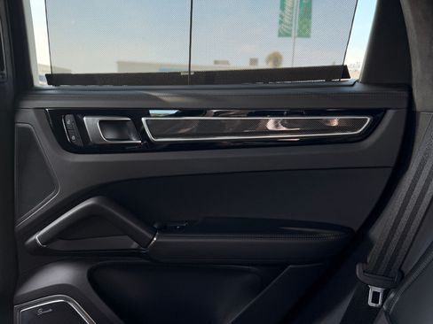 Used 2023 Porsche Cayenne GTS image 17