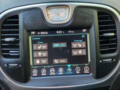 Used 2017 Chrysler 300 C w/ Safetytec Plus Group RWD image 15