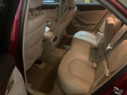 Used 2010 Cadillac CTS Luxury image 10