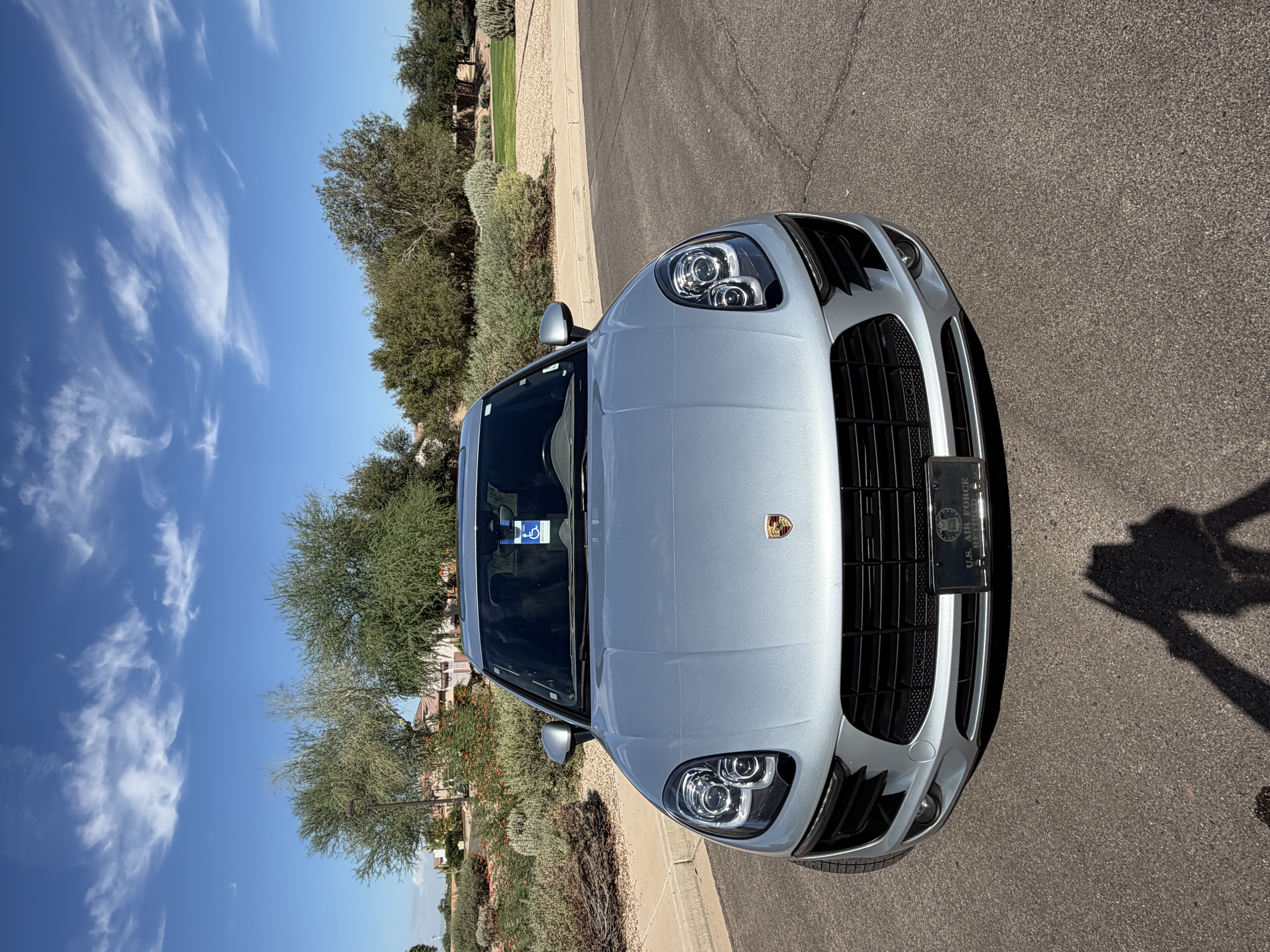 Used 2018 Porsche Macan Sport Edition AWD/4WD image 1