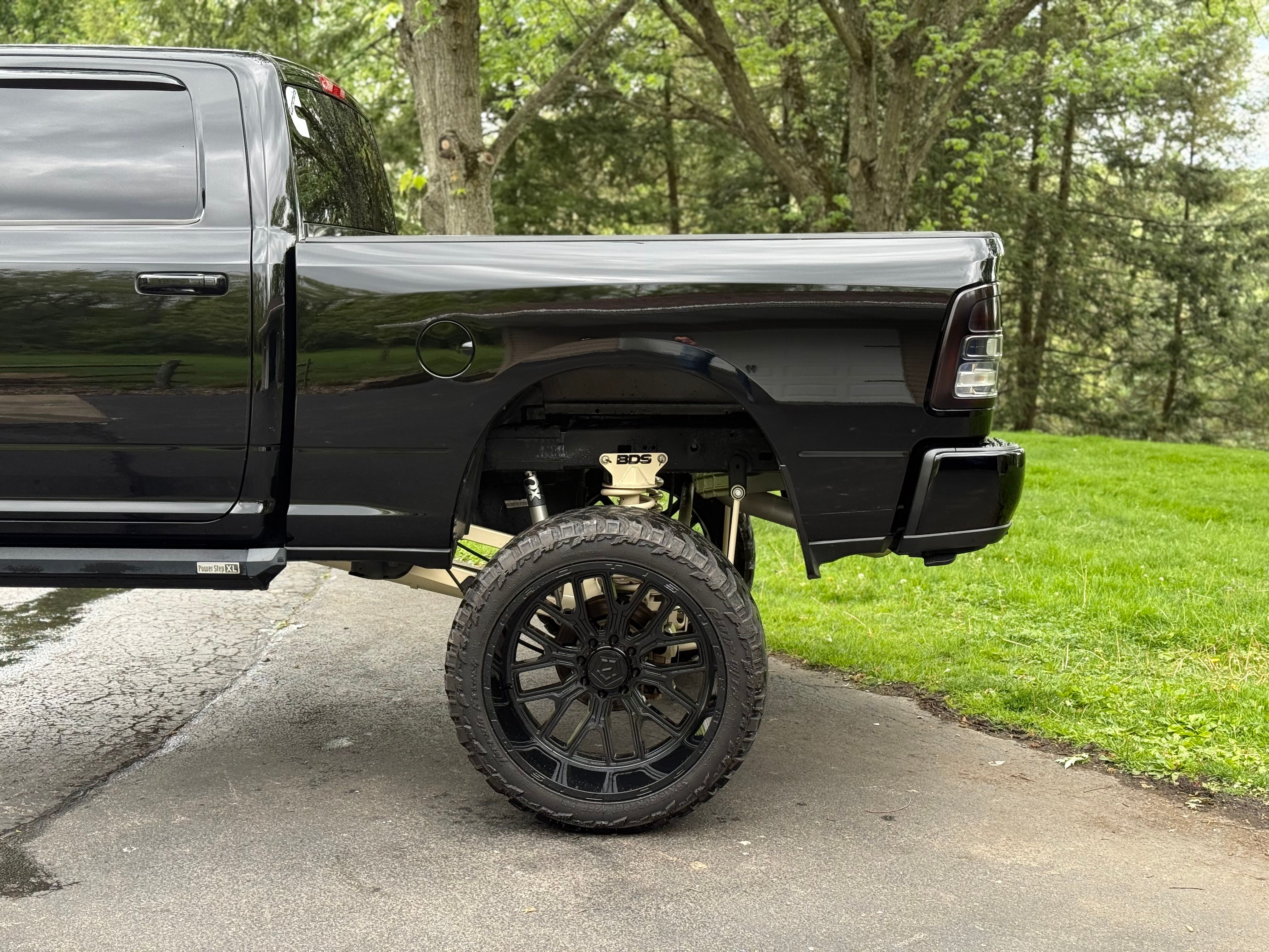 Used 2021 RAM 2500 Big Horn w/ Night Edition AWD/4WD image 8