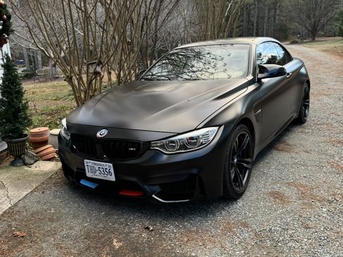 Used 2015 BMW M4 Convertible RWD image 4