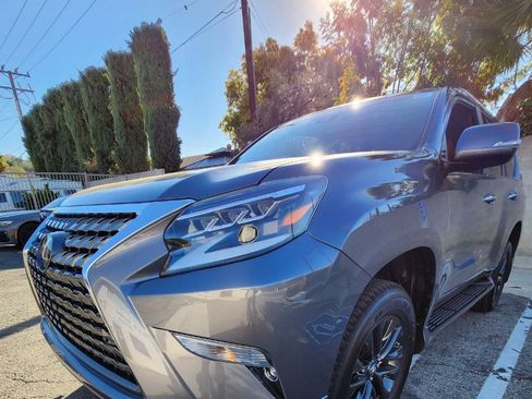 Used 2023 Lexus GX 460 Premium image 2