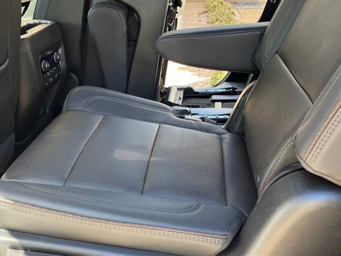 Used 2023 Chevrolet Tahoe High Country w/ Advanced Technology Package image 12