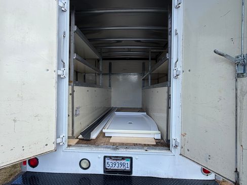 Used 2014 Ford E-350 and Econoline 350 Super Duty image 13