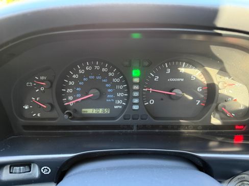 Used 2002 Toyota Land Cruiser AWD/4WD image 18
