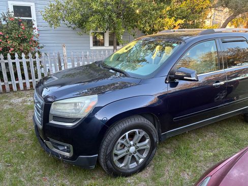 Used 2015 GMC Acadia SLT image 2