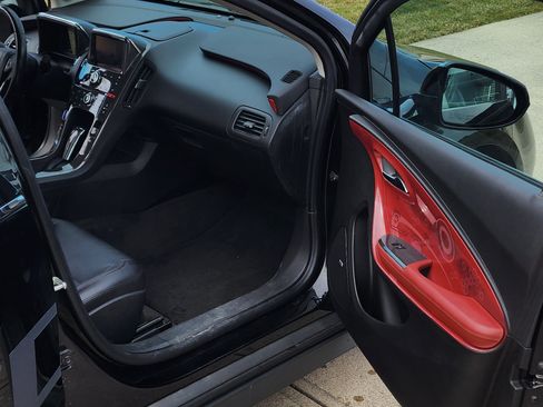 Used 2012 Chevrolet Volt Premium w/ Premium Trim Package image 16