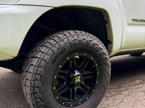 Used 2015 Toyota Tacoma 4x4 Double Cab image 4