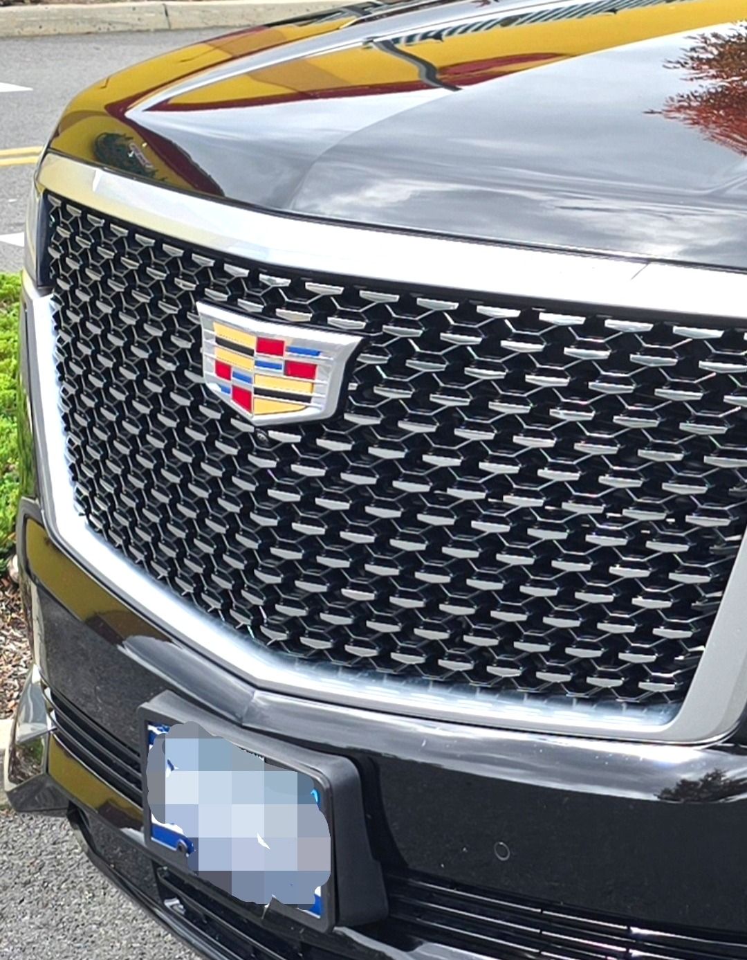 Used 2023 Cadillac Escalade ESV Premium Luxury w/ LPO, Floor Liner Package AWD/4WD image 8