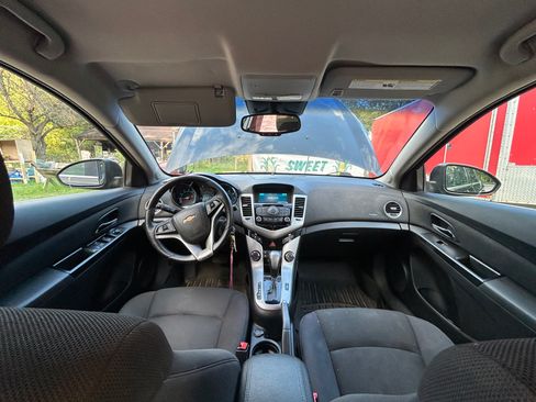 Used 2012 Chevrolet Cruze LT w/ RS Package FWD image 6