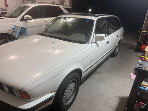 Used 1992 BMW 525i Wagon RWD image 8