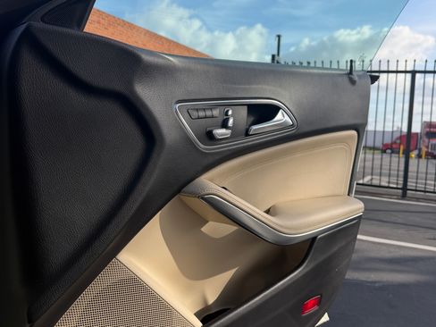 Used 2018 Mercedes-Benz CLA 250 image 11