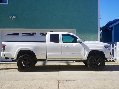 Used 2022 Toyota Tacoma TRD Sport image 20