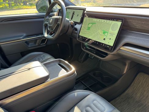 Used 2023 Rivian R1S Adventure image 22