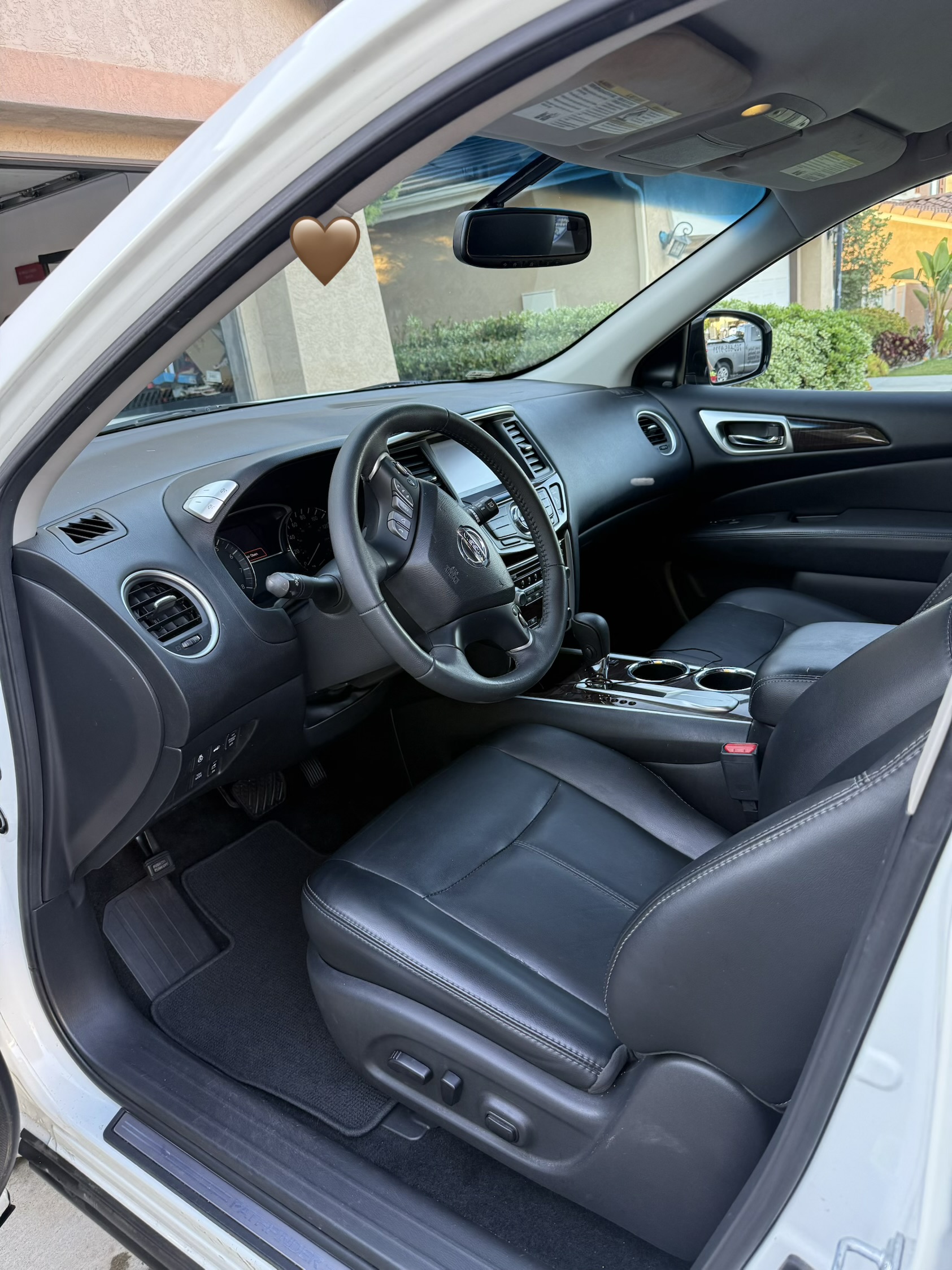 Used 2016 Nissan Pathfinder SL w/ Cargo Package FWD image 6