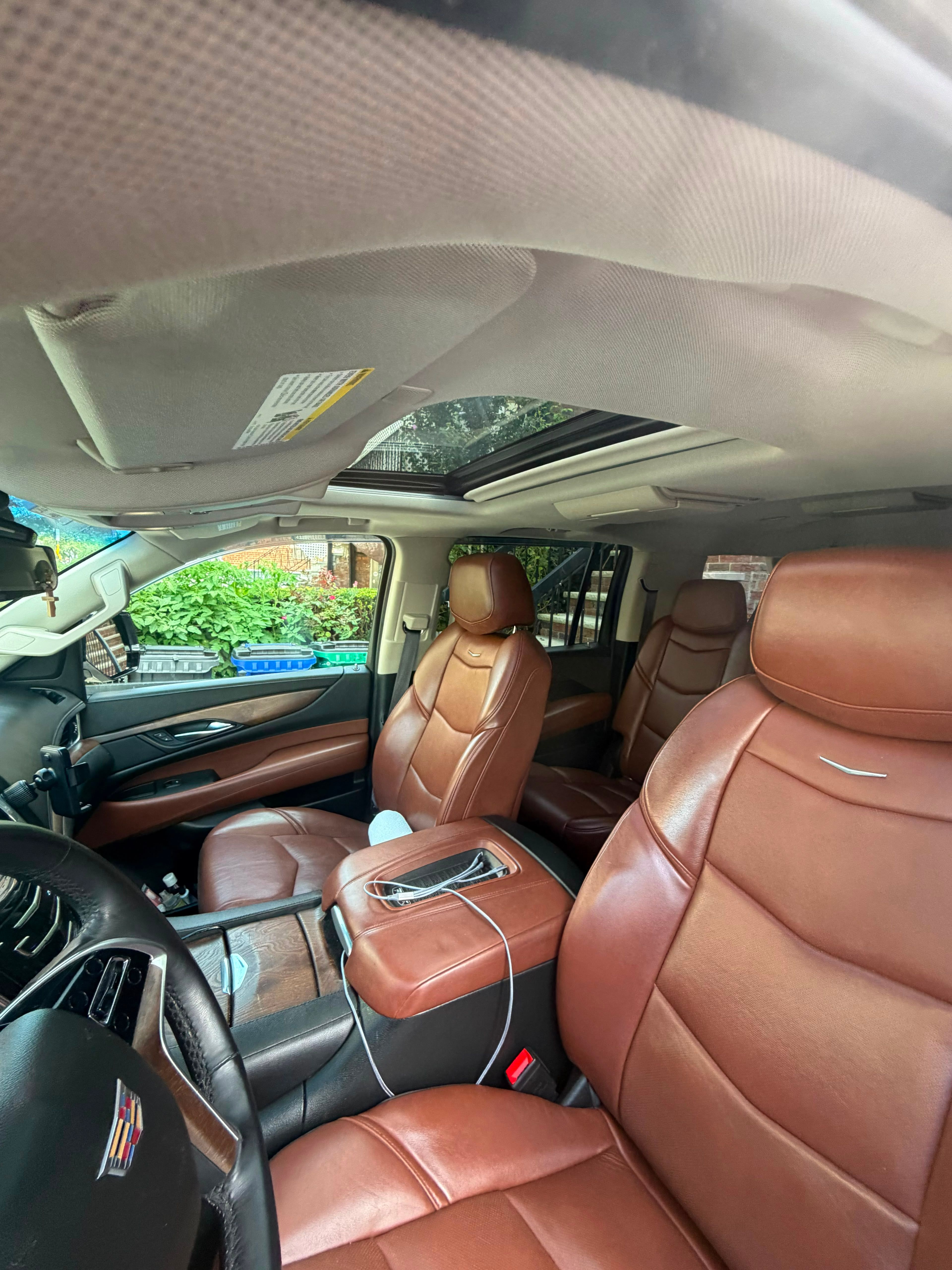 Used 2017 Cadillac Escalade ESV Luxury AWD/4WD image 14