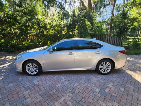 Used 2015 Lexus ES 350 w/ Premium Package FWD image 1