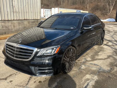 Used 2020 Mercedes-Benz S 560 4MATIC Sedan image 1