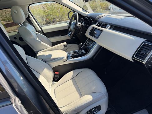 Used 2016 Land Rover Range Rover Sport HSE image 12
