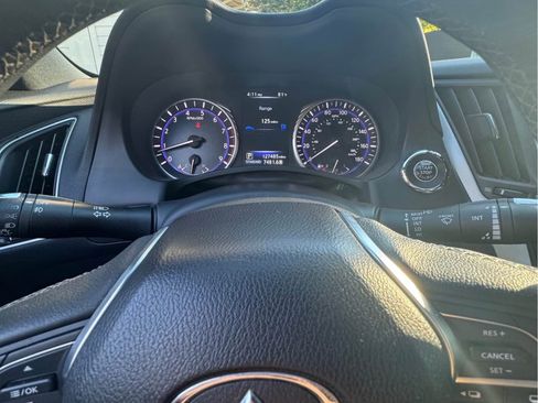 Used 2017 INFINITI Q60 3.0t w/ Premium Plus Package 3.0T image 17