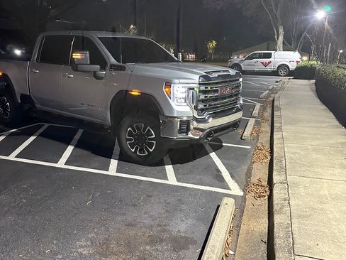 Used 2020 GMC Sierra 2500 SLE image 10