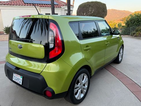 Used 2015 Kia Soul + FWD image 6