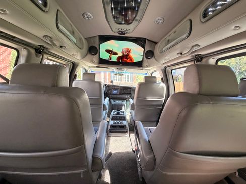 Used 2014 GMC Savana 1500 AWD image 14
