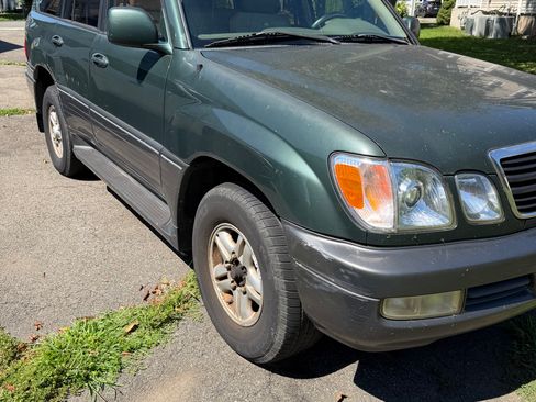 Used 2000 Lexus LX 470 4WD image 2