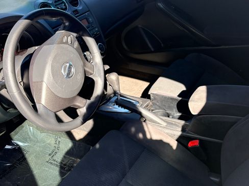 Used 2010 Nissan Altima 2.5 S FWD image 10