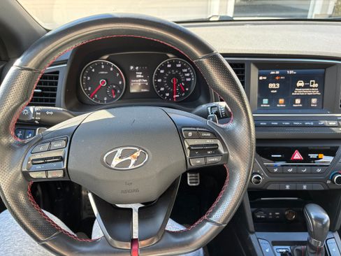 Used 2018 Hyundai Elantra Sport image 13