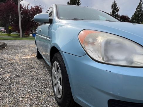 Used 2009 Hyundai Accent GLS FWD image 5