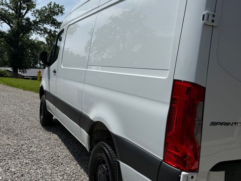 Used 2020 Mercedes-Benz Sprinter 2500 image 5