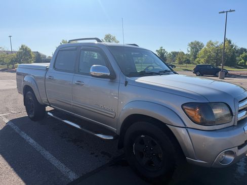 Used 2006 Toyota Tundra SR5 w/ TRD Off-Road Pkg AWD/4WD image 4