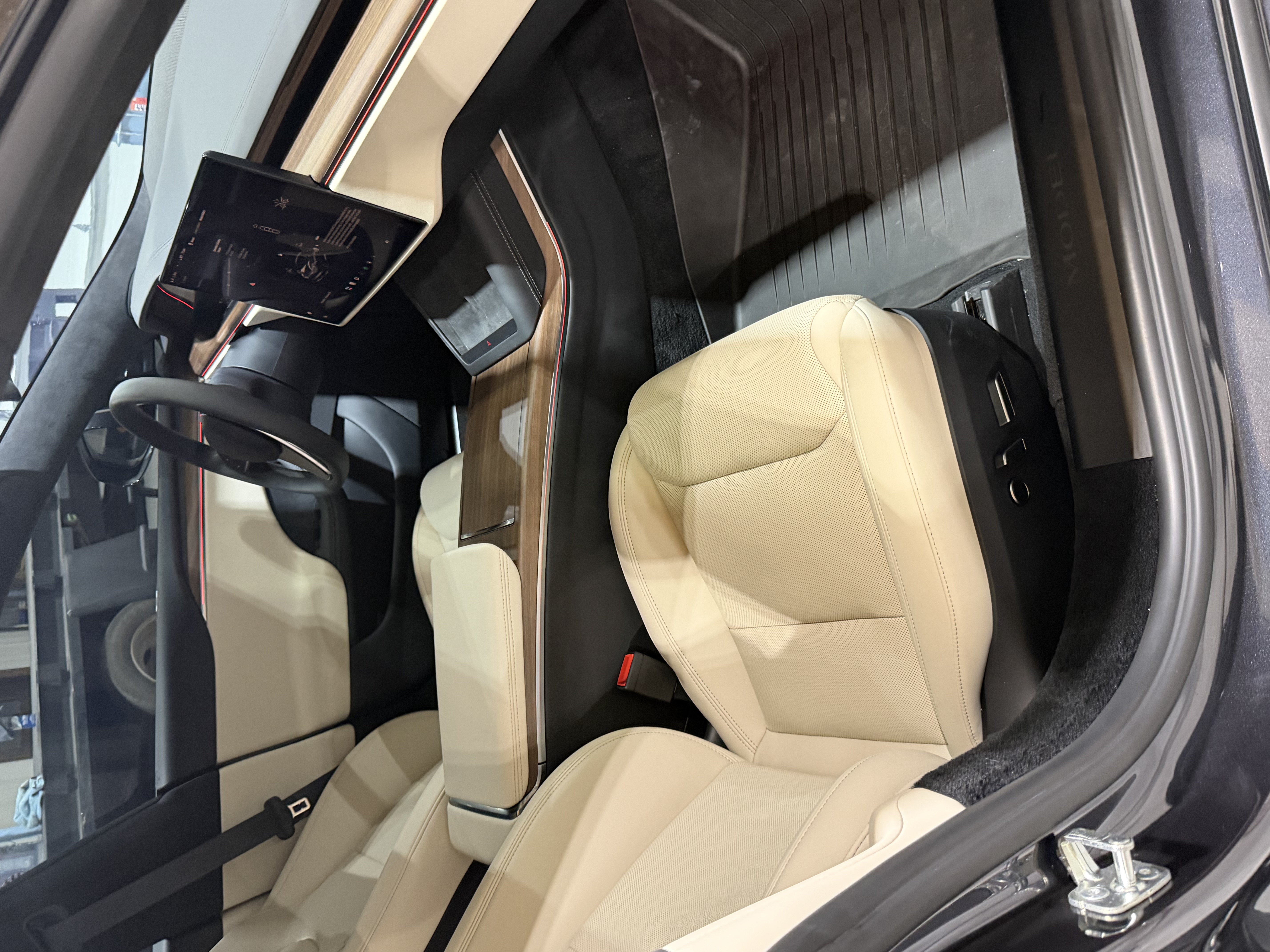 Used 2026 Tesla Model S AWD/4WD image 16