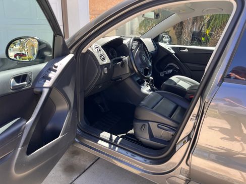Used 2016 Volkswagen Tiguan S FWD image 14