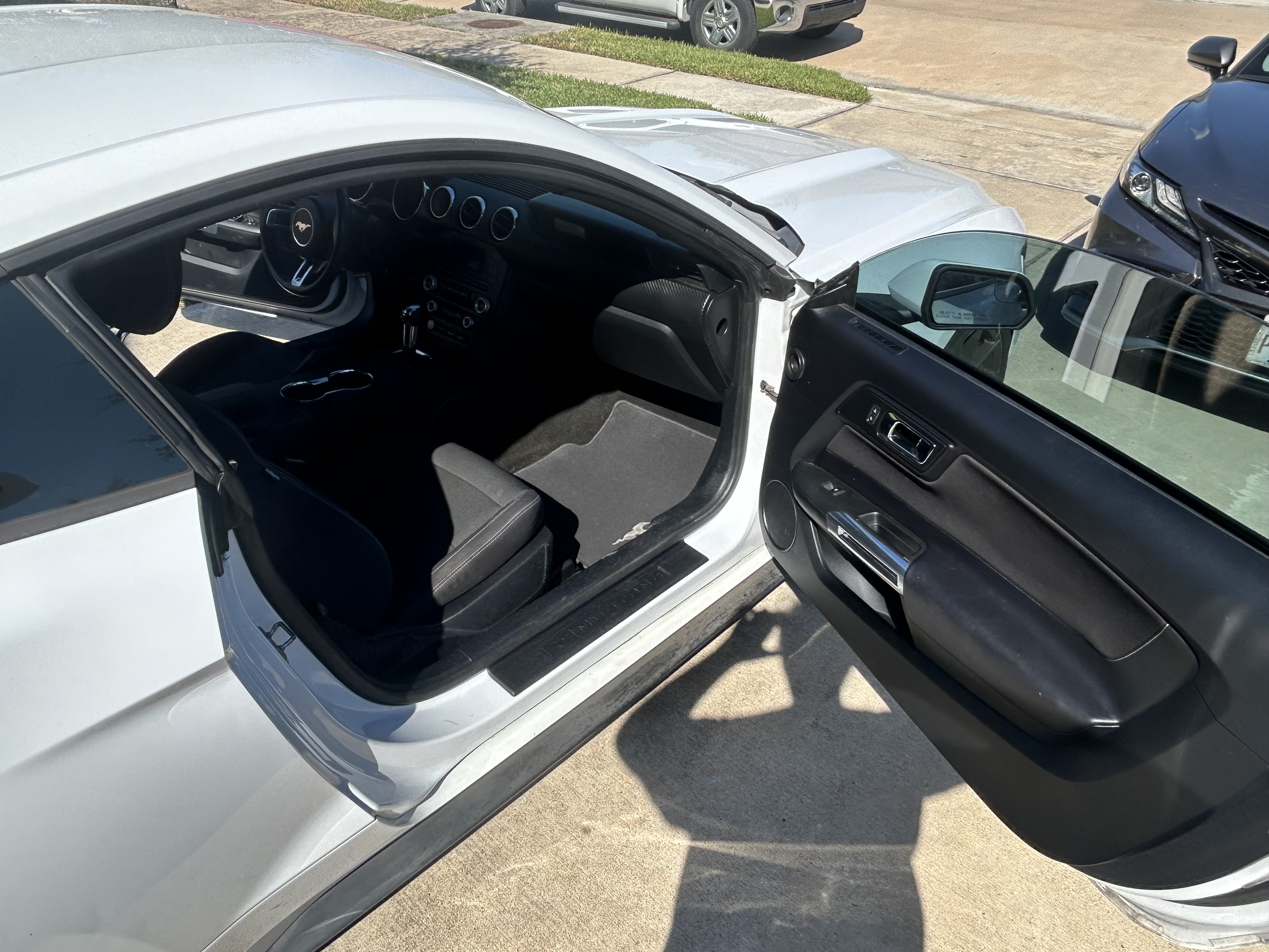 Used 2016 Ford Mustang Coupe w/ Equipment Group 051A RWD image 9