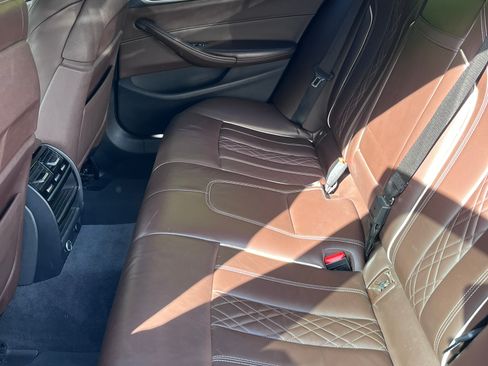 Used 2018 BMW 540i RWD image 10