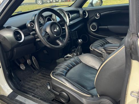 Used 2013 MINI Cooper Roadster S image 4