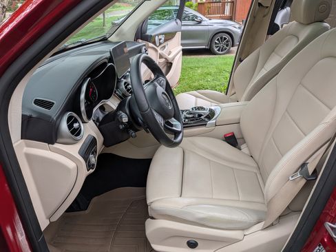 Used 2017 Mercedes-Benz GLC 300 4MATIC image 14