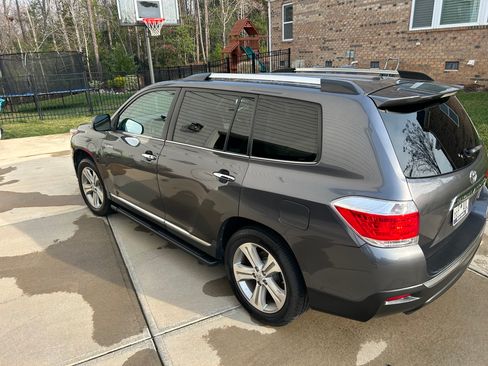 Used 2013 Toyota Highlander Limited image 8