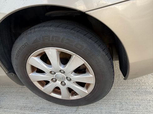 Used 2008 Toyota Camry XLE FWD image 18