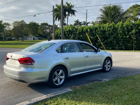 Used 2013 Volkswagen Passat 2.5 SE image 4