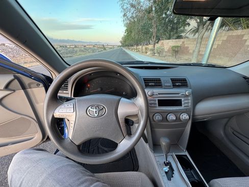 Used 2010 Toyota Camry LE FWD image 8