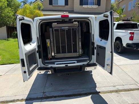 Used 2015 Nissan NV 3500 SL w/ Technology Package RWD image 6