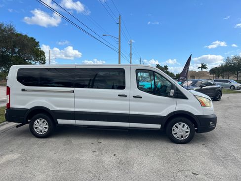 Used 2022 Ford Transit 350 XLT image 5