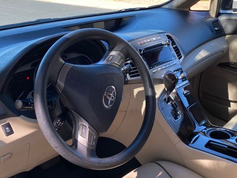 Used 2010 Toyota Venza image 10