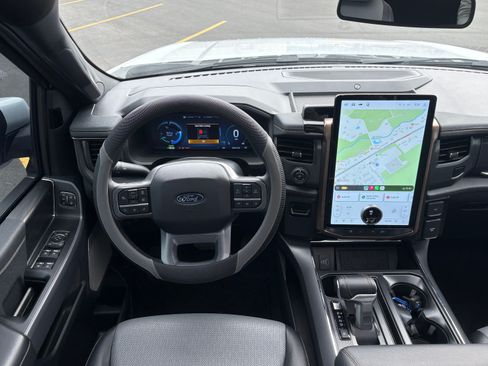 Used 2025 Ford F150 Lightning Lariat AWD/4WD image 31