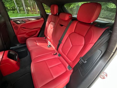 Used 2015 Porsche Macan S AWD/4WD image 23